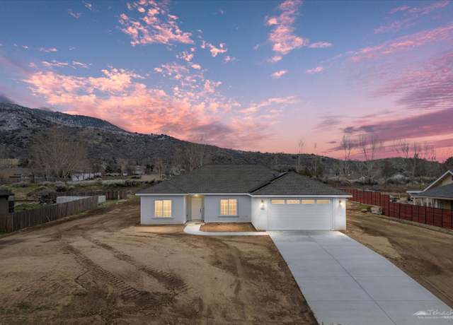 Property at 27420 Man O' War Dr, Tehachapi, CA 93561, 4 beds, 2 baths