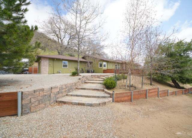 Property at 23300 Columbia Ct, Tehachapi, CA 93561, 3 beds, 2 baths