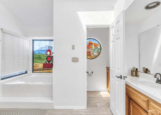 Property at 24501 Silver Creek Way, Tehachapi, CA 93561, 3 beds, 2 baths