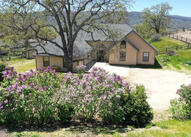 Property at 24121 Martingale Way, Tehachapi, CA 93561, 4 beds, 3 baths