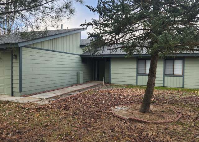 Property at 23861 Pebble Beach Ln, Tehachapi, CA 93561, 3 beds, 2.5 baths