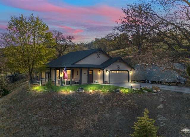 Property at 30300 Knight Ct Ct, Tehachapi, CA 93561, 3 beds, 2 baths