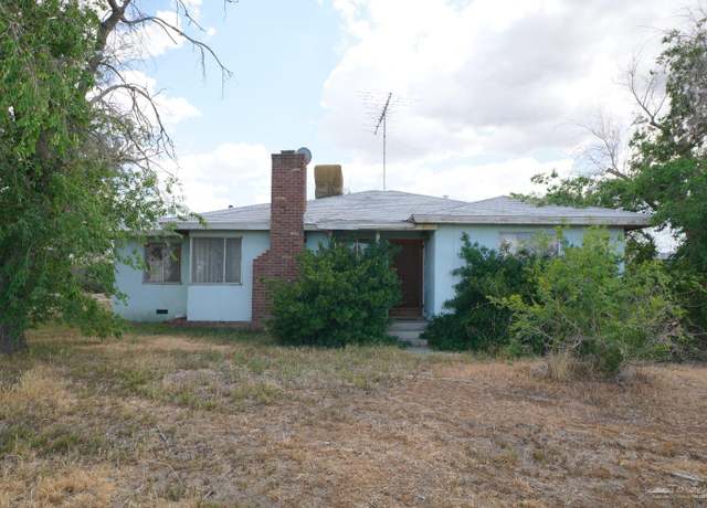 Property at 5680 Pearblossom Hwy, Palmdale, CA 93552, 3 beds, 2 baths