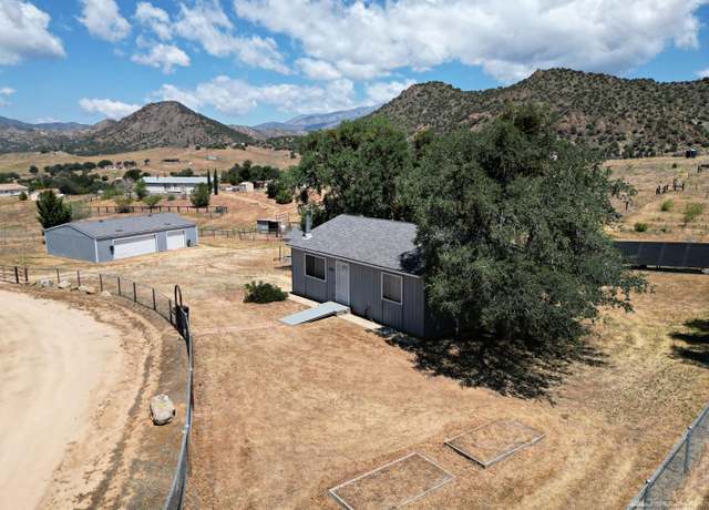 Property at 13557 Oak Valley Rd, Caliente, CA 93518, 2 beds, 1 bath
