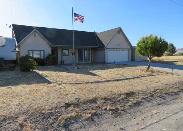 Property at 21541 Westwood Blvd, Tehachapi, CA 93561, 3 beds, 2 baths