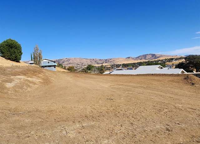 Property at 20909 Crest Dr. Dr, Tehachapi, CA 93561, 4 beds, 3 baths