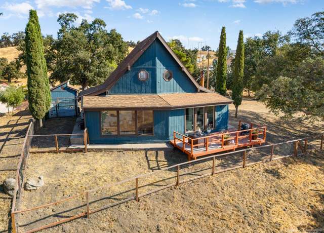 Property at 29900 Greenhorn Ct, Tehachapi, CA 93561, 2 beds, 1 bath