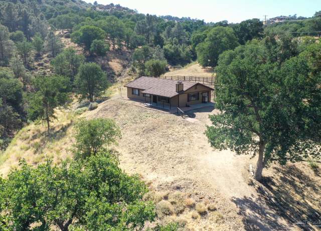Property at 25470 Bear Valley Rd, Tehachapi, CA 93561, 3 beds, 2 baths