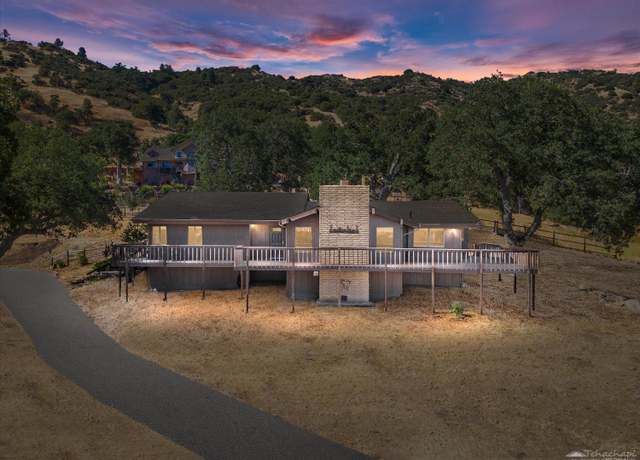 Property at 24441 Serra Pl, Tehachapi, CA 93561, 2 beds, 2 baths