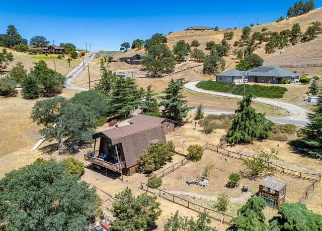 Property at 26200 Big Sky Ct, Tehachapi, CA 93561, 2 beds, 1 bath