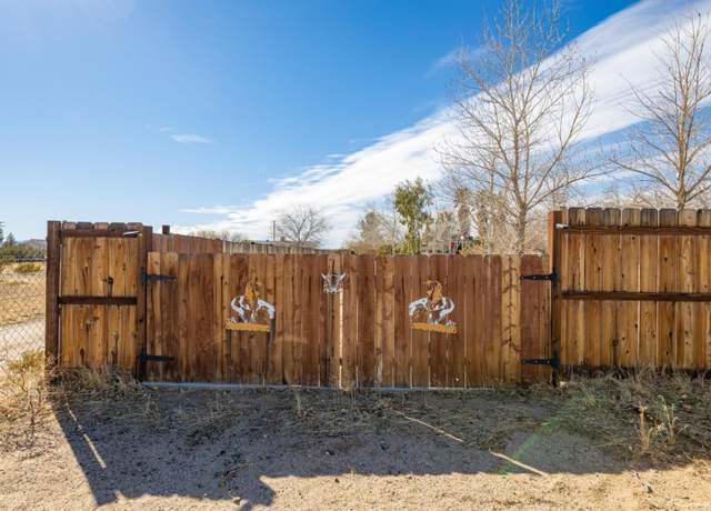 Property at 6329 105th St W, Rosamond, CA 93560, 2 beds, 2 baths
