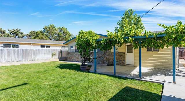 Photo of 205 Spruce St, Tehachapi, CA 93561