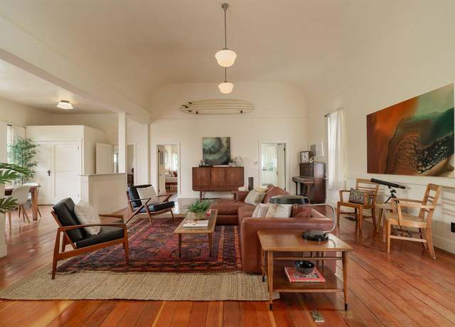 Property at 399 W Center St, Ventura, CA 93001, 3 beds, 2 baths