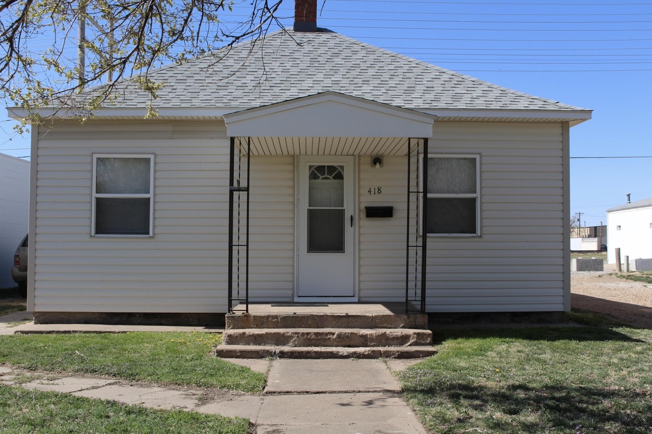 418 E 11th St St, Hays, KS 67601 | MLS# 202353 | Redfin