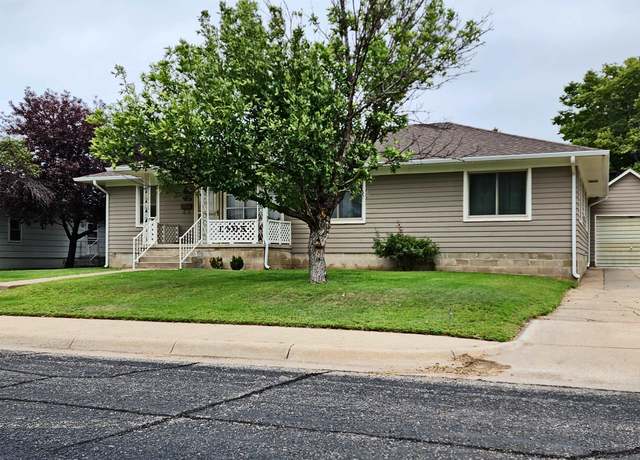 Property at 1305 E 18th St St, Hays, KS 67601, 3 beds, 2 baths