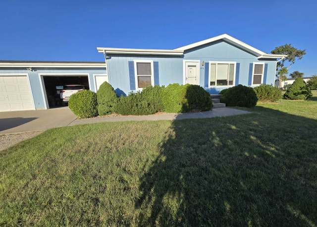 Property at 406 Linda Lane Ln, Hays, KS 67601, 4 beds, 3 baths
