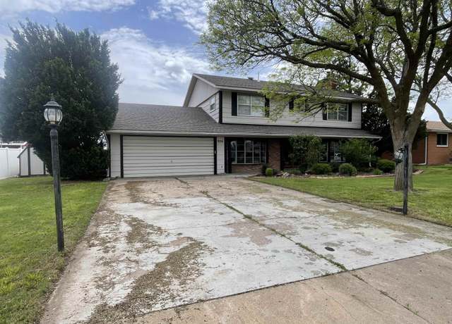 Property at 956 E 1st St, Russell, KS 67665, 4 beds, 3.5 baths