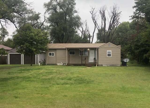 Property at 30 SE 20 Rd, Great Bend, KS 67530, 2 beds, 2 baths