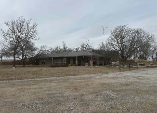 Property at 1052 NE K 156 Hwy, Claflin, KS 67525, 3 beds, 2 baths