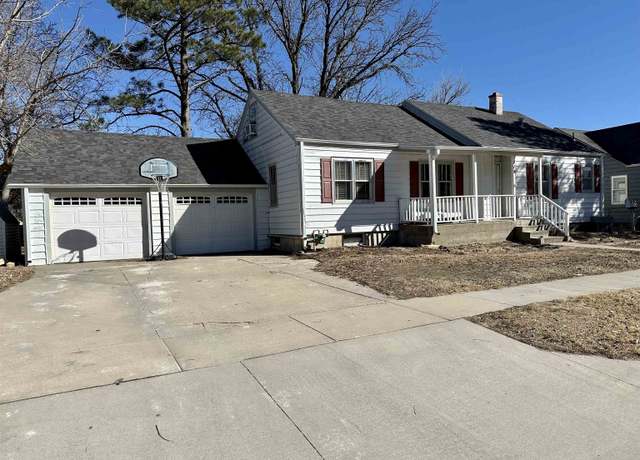 Property at 114 Ash St, Hays, KS 67601, 6 beds, 2 baths