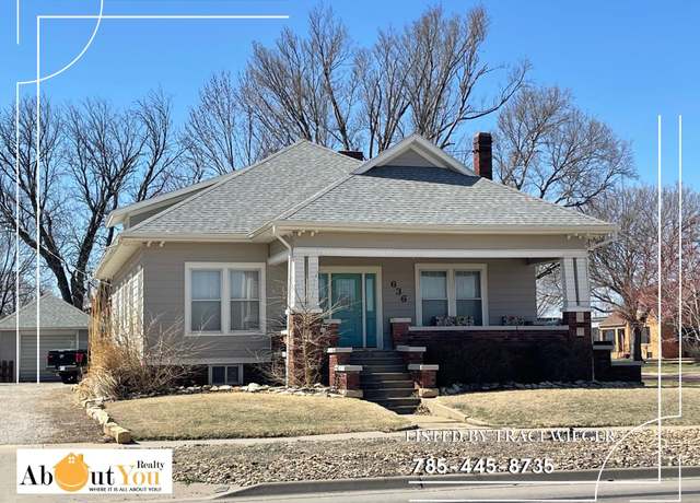 Property at 636 N Fossil St, Russell, KS 67665, 4 beds, 2.5 baths