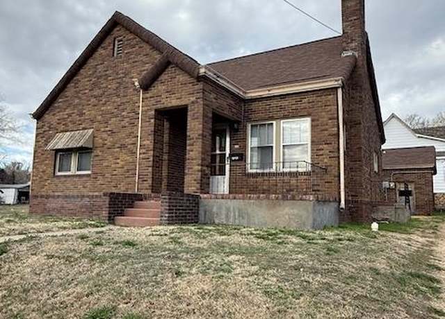 Property at 701 Santa Fe St St, Larned, KS 67550, 3 beds, 1 bath