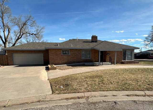 Property at 2914 Quivira Ave, Great Bend, KS 67530, 3 beds, 2 baths