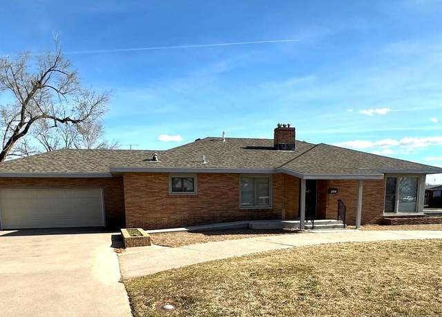Property at 2914 Quivira Ave, Great Bend, KS 67530, 3 beds, 2 baths
