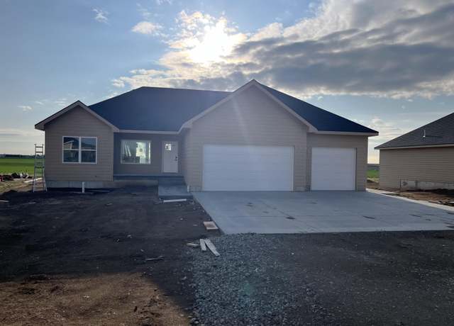 Property at 408 Pray Dr, Hays, KS 67601, 5 beds, 3 baths