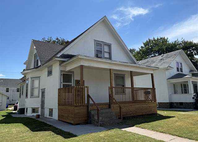 Property at 412 W 8th St St, Hays, KS 67601, 6 beds, 3 baths