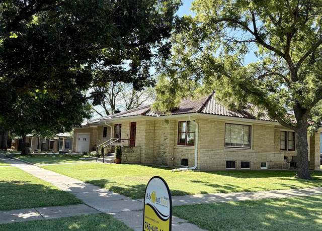 Property at 633 N Elm St, Russell, KS 67665, 5 beds, 2.5 baths