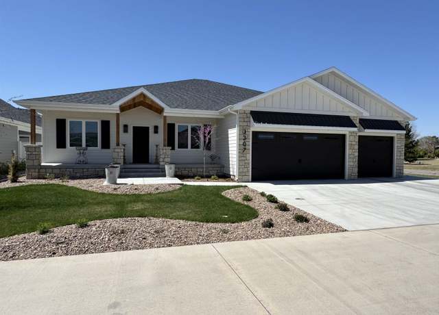 Property at 3307 Forest Dunes Dr, Hays, KS 67601, 5 beds, 3 baths