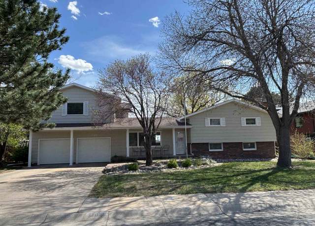 Property at 1104 Pinehurst St St, Hays, KS 67601, 5 beds, 3 baths