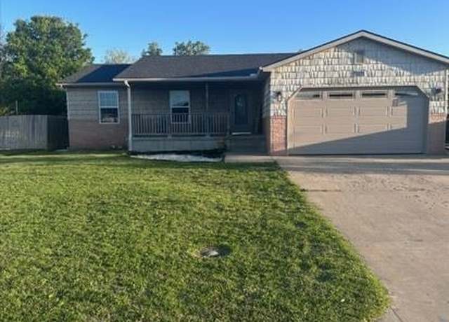 Property at 2401 31st Street St, Great Bend, KS 67530, 5 beds, 3 baths
