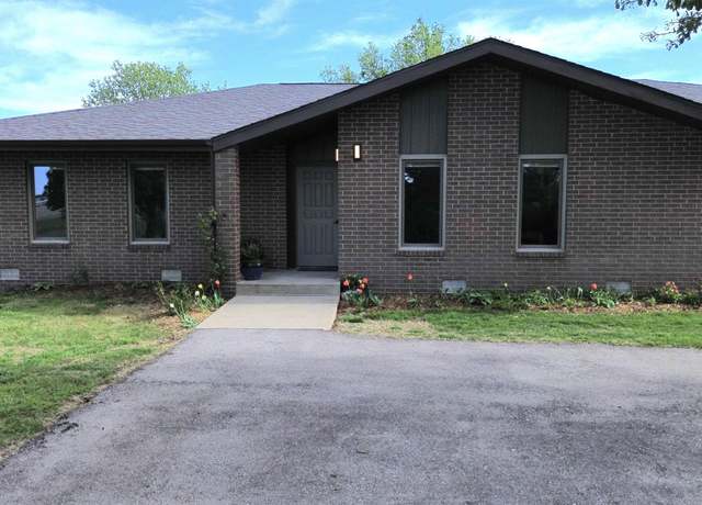 Property at 196 NE 20 Ave, Great Bend, KS 67530, 3 beds, 2 baths