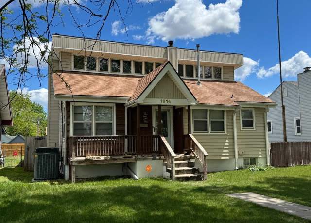 Property at 1914 Monroe St St, Great Bend, KS 67530, 4 beds, 3 baths