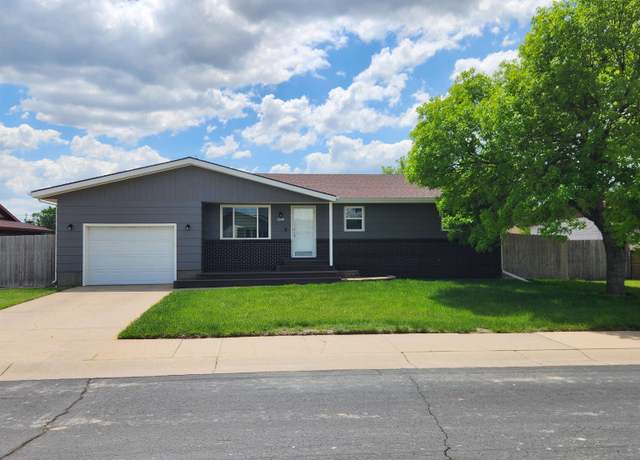 Property at 2008 Patio Dr. Dr, Hays, KS 67601, 5 beds, 2 baths