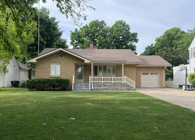 Property at 3027 16th St, Great Bend, KS 67530, 4 beds, 2 baths