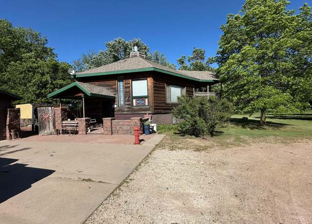 Property at 110 NE 40 Rd, Great Bend, KS 67530, 3 beds, 2 baths