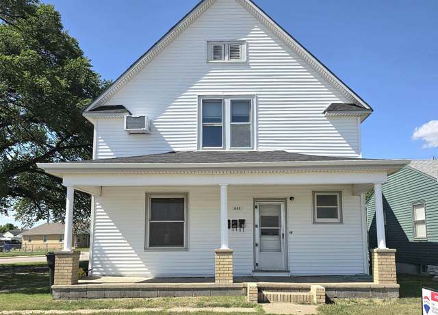 Property at 601 E 13th St, Hays, KS 67601, 5 beds, 3 baths