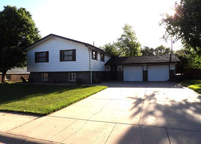 Property at 2319 Garfield St, Great Bend, KS 67530, 3 beds, 3 baths