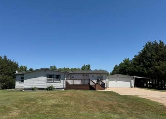 Property at 18 NE 20 Rd, Great Bend, KS 67530, 3 beds, 2 baths