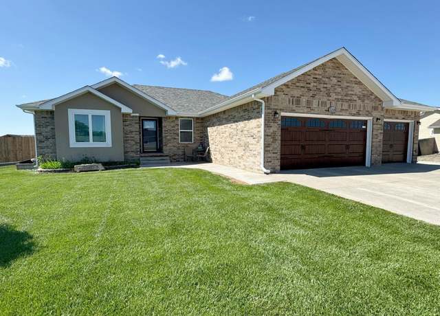 Property at 2218 South View Dr. Dr, Hays, KS 67601, 5 beds, 3 baths