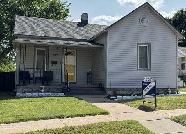 Property at 306 W 17th St, Hays, KS 67601, 2 beds, 1 bath