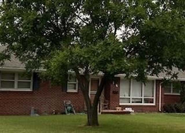 Property at 2017 Cleveland St, Great Bend, KS 67530, 3 beds, 2 baths