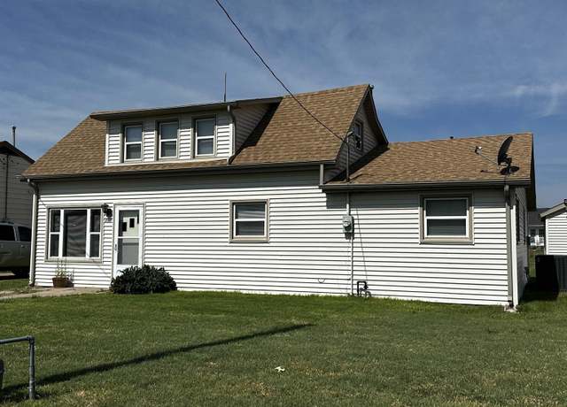 Property at 207 N Maple St, Damar, KS 67632, 4 beds, 1 bath