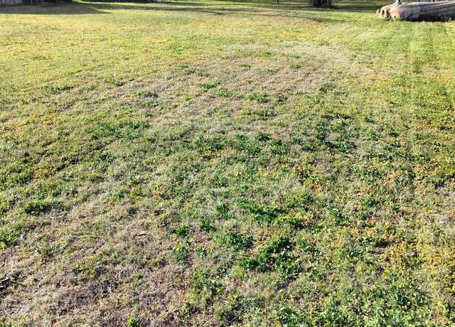 Property at 327 W 11th St, Russell, KS 67665
