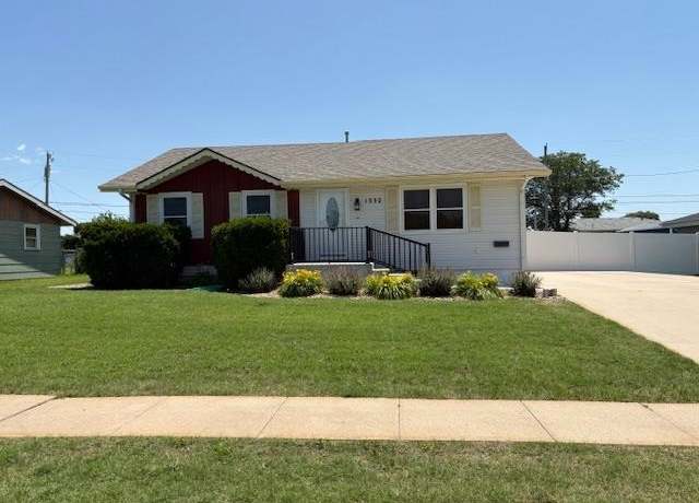 Property at 1332 Lawrence Dr Dr, Hays, KS 67601, 4 beds, 2 baths