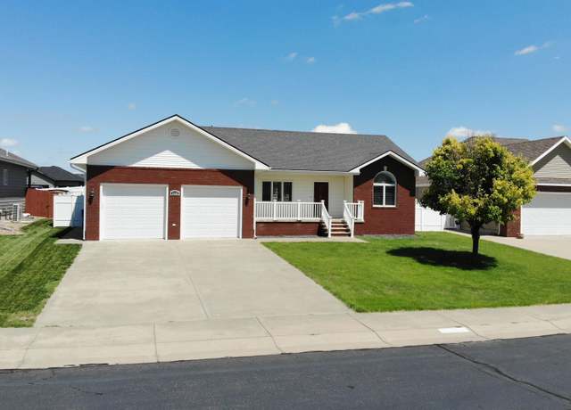 Property at 4408 Newton Cir Cir, Hays, KS 67601, 6 beds, 3 baths