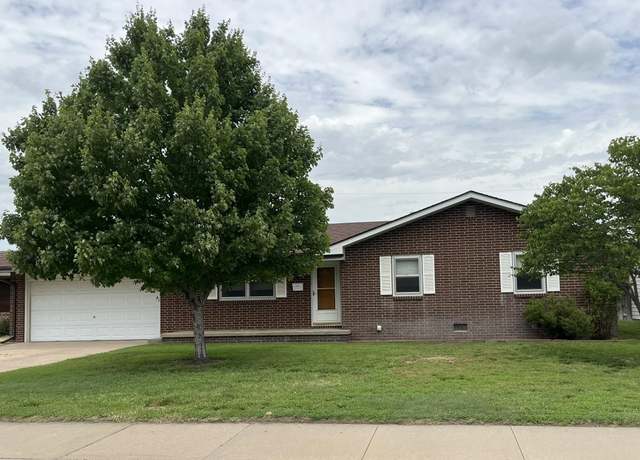 Property at 3112 25th St, Great Bend, KS 67530, 3 beds, 2 baths